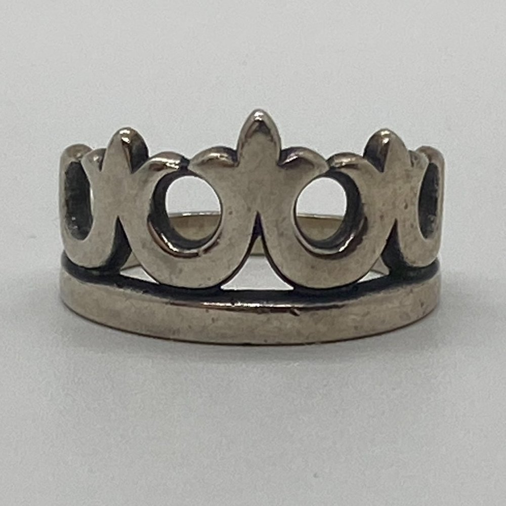 DISCONTINUED James Avery Crown Ring